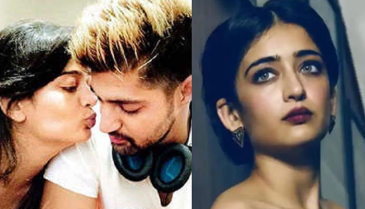 Akshara Haasan private pics leaked | Tanuj Virwani to be questioned?