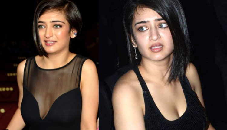 Akshara Haasan private photos leaked | Police probing case